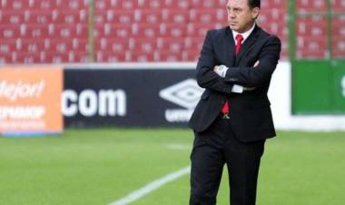 ¿Le da igual? Álex Aguinaga y la capitanía de Hernán Galíndez en Ecuador: No me gusta que el capitán sea arquero