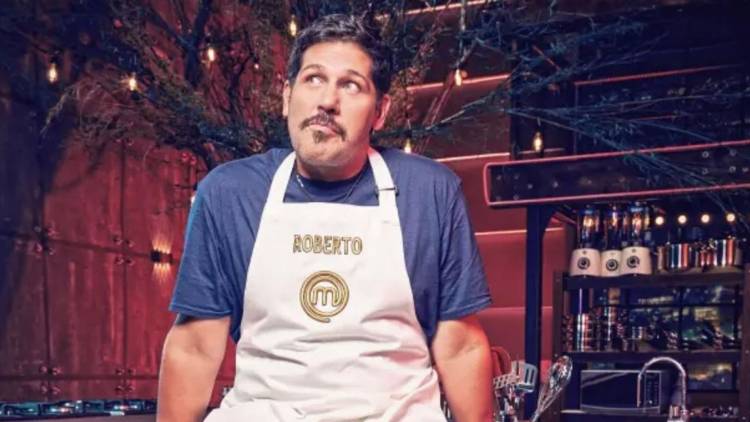 Roberto Cano recuerda a su exnovia Erika Vélez con una tonga manabita: el actor replicó el plato en Masterchef Celebrity Colombia