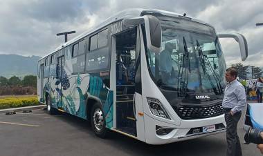 El primer bus eléctrico ensamblado en Ecuador realizará recorridos en Galápagos