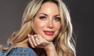 Érika Vélez recordó su adolescencia y colegio en Manta al escuchar ‘Temblando’ de David Summers